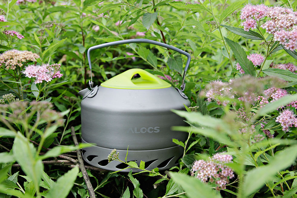 ALOCS CW - K07 0.9L Aluminum Alloy Gathered-energy Tea Kettle with Mesh Pouch for Outdoor Camping Hiking