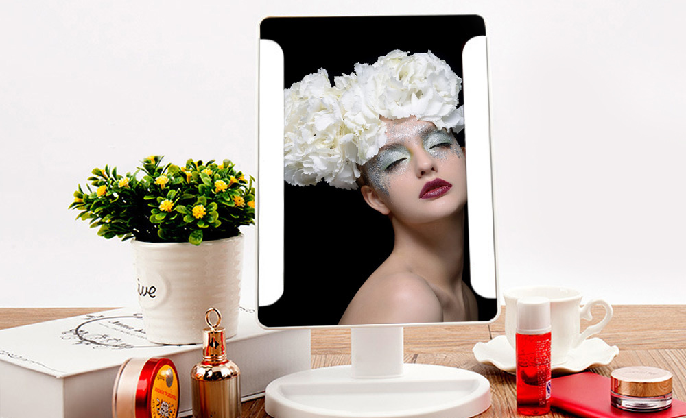 Fashion 36 LED USB Power Portable Folding Toilet Lighted Makeup Mirror