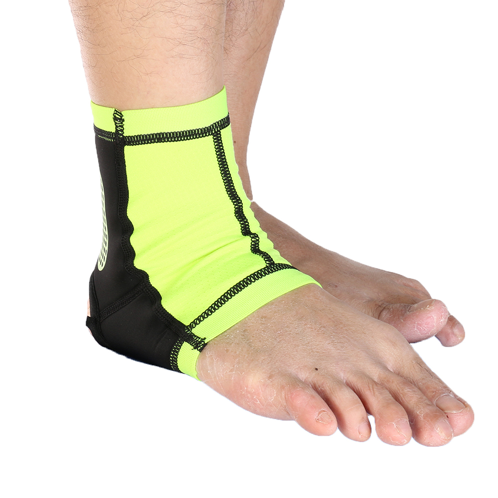 Ultralight Breathable Adjustable Sports ElasticNeoprene Ankle Support Sports Safety Gym Badminton Basketball Brace